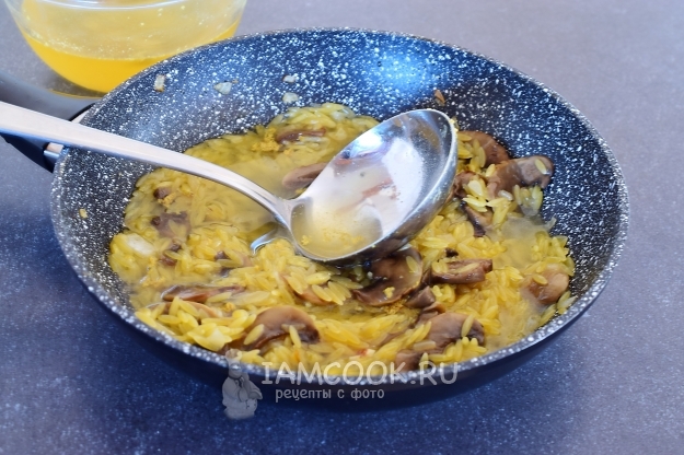 Влить бульон