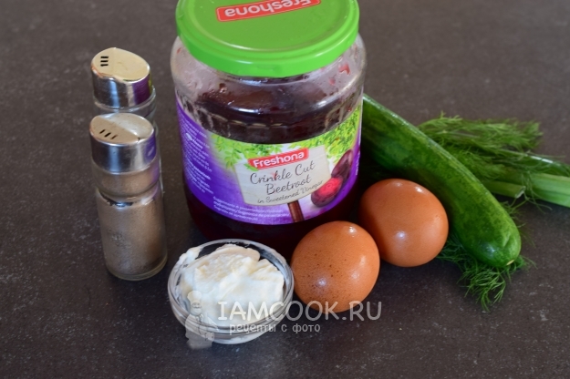 Ингредиенты для свекольника из маринованной свеклы из банки