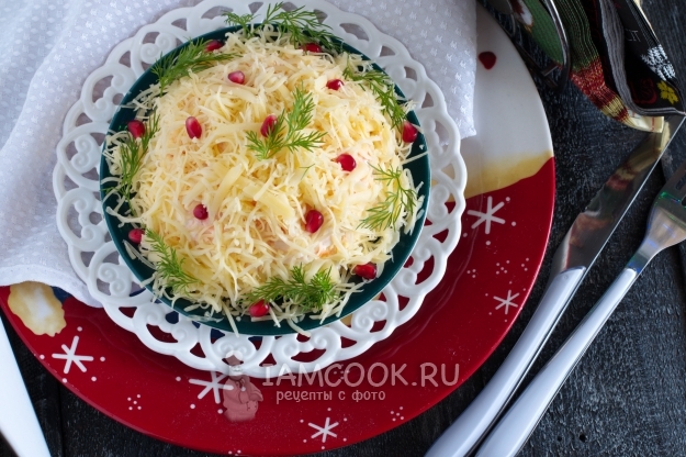Рецепт салата с курицей, морковью, сыром и яйцами