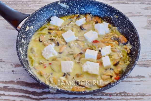 Положить фету