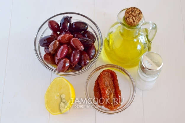 Ингредиенты для бутербродной пасты из оливок