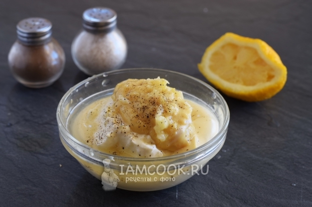 Влить сок лимона