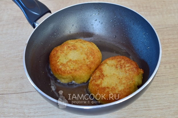 Пожарить котлеты