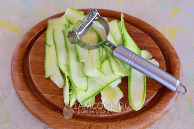 Порезать кабачок