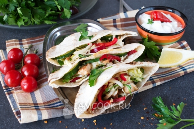 Рецепт арабской питы с курицей и овощами