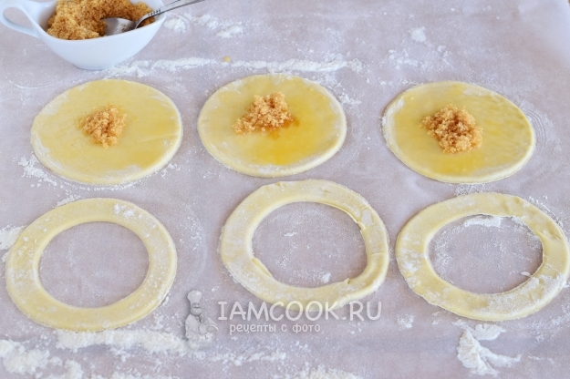 Положить сахар