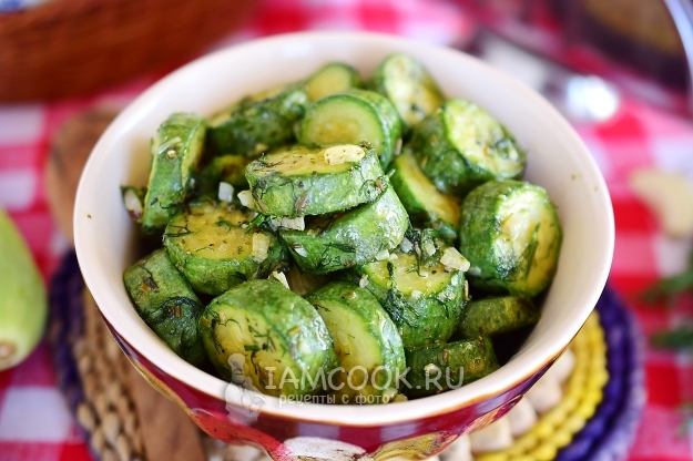 Рецепт тушеных кабачков с чесноком