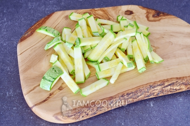 Порезать кабачок