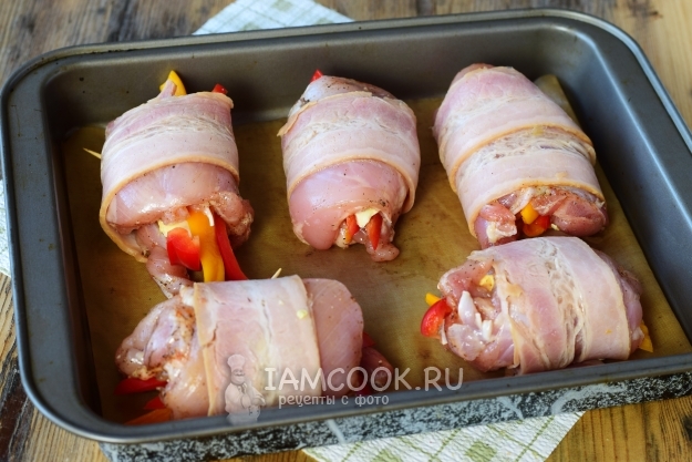 Положить заготовки в форму