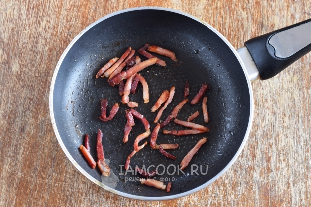 Обжарить бекон