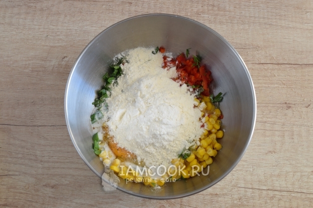 Всыпать муку