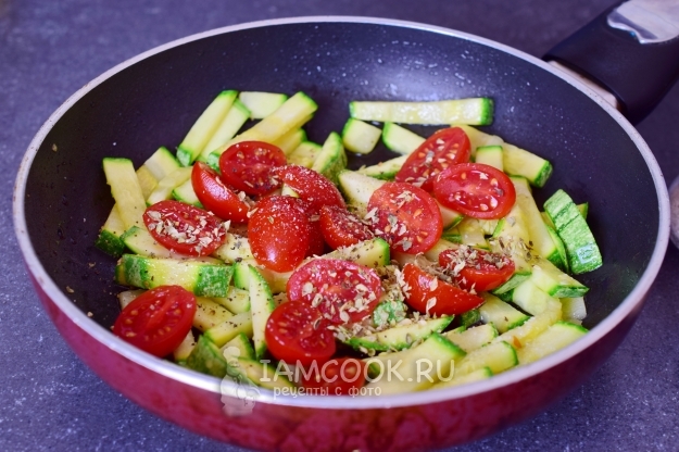 Всыпать соль и перец