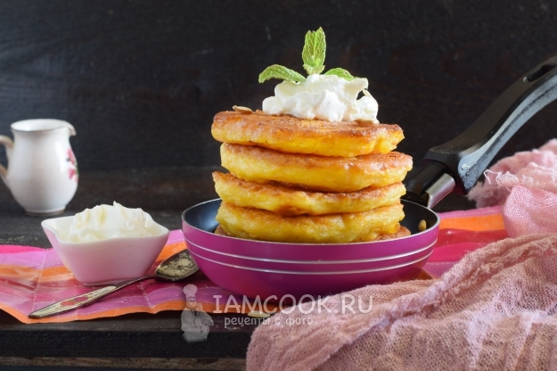 Рецепт пышных оладий с тыквой на кефире