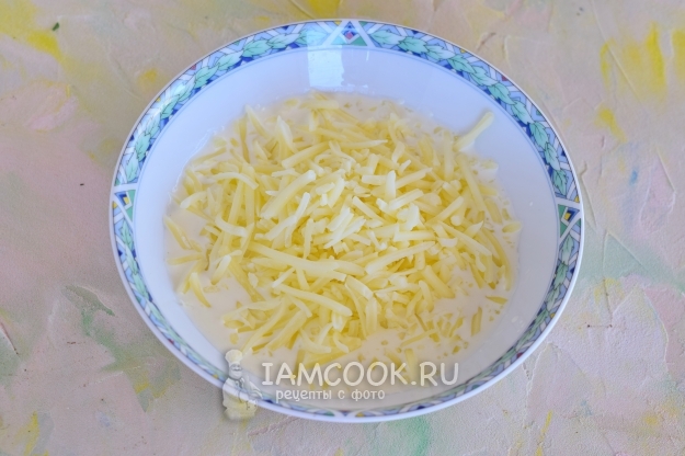 Соединить сливки и сыр