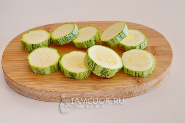 Порезать кабачок