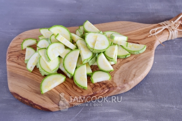 Порезать кабачок