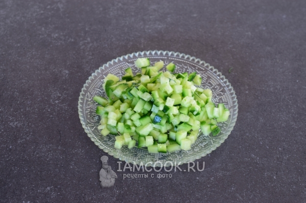 Порезать огурцы
