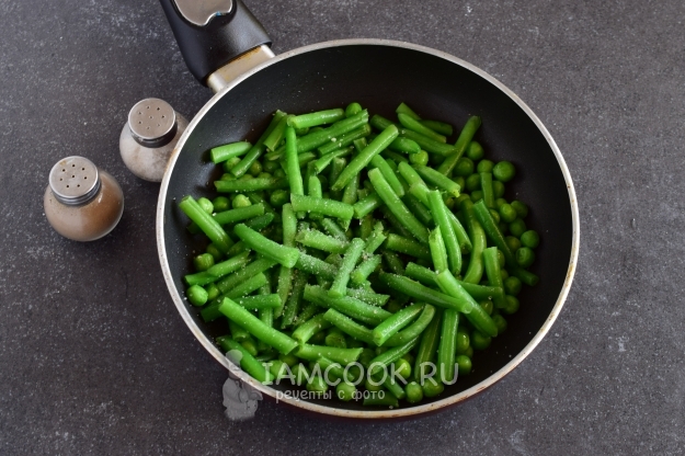 Посолить и поперчить