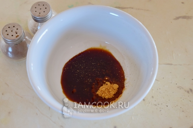 Всыпать перец и соль