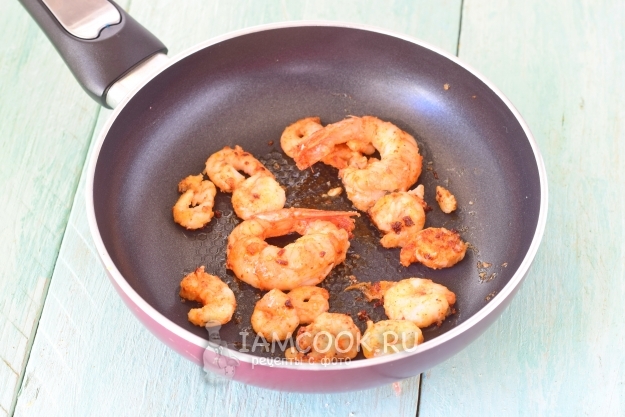Пожарить креветки