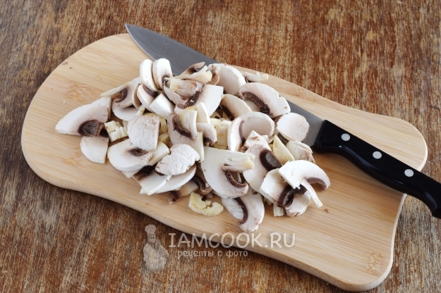 Порезать грибы