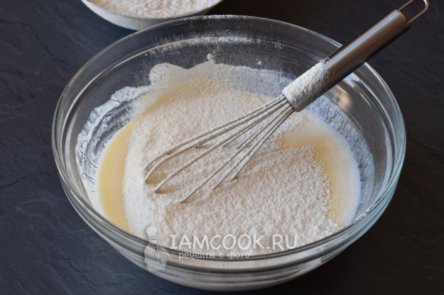 Всыпать муку