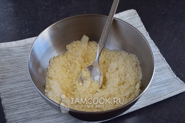 Смешать компоненты ложкой