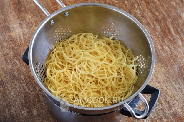 Отварить макароны