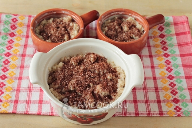 Посыпать корицей