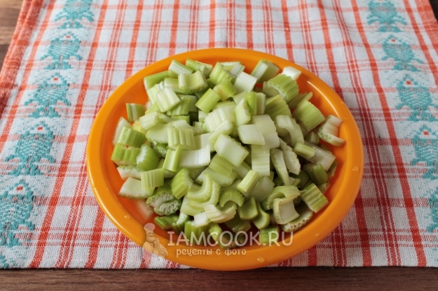 Порезать сельдерей