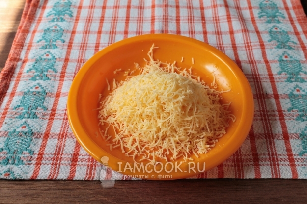 Натереть сыр на терке