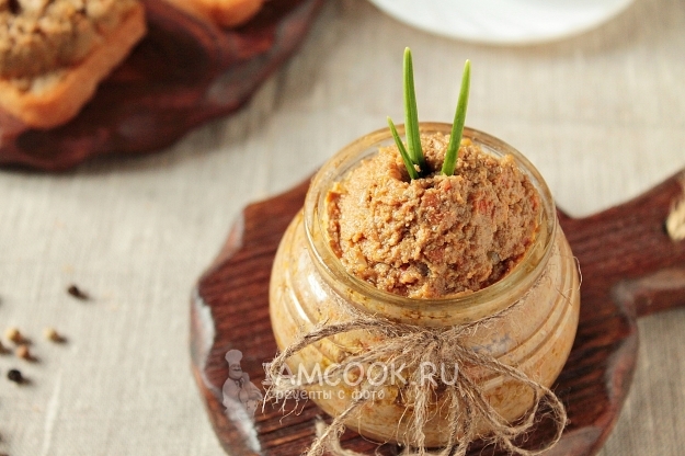 Готовый паштет из говяжьей печени с морковью