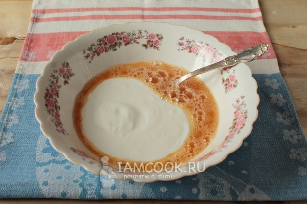 Влить кефир