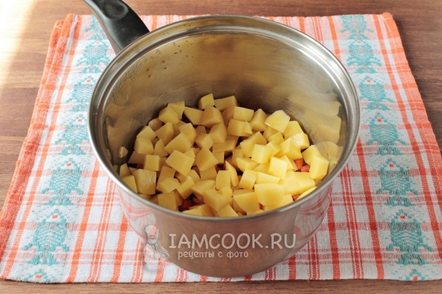 Положить картофель