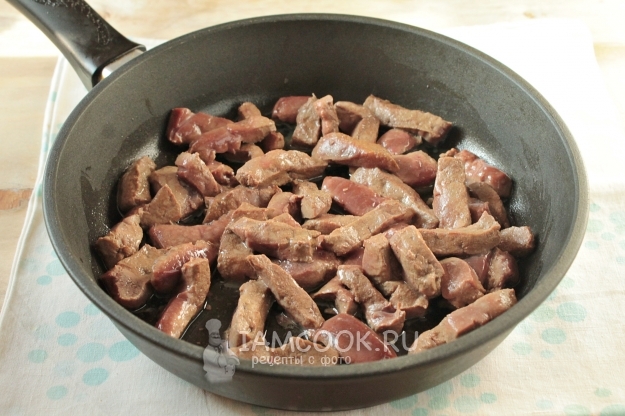 Обжарить печень