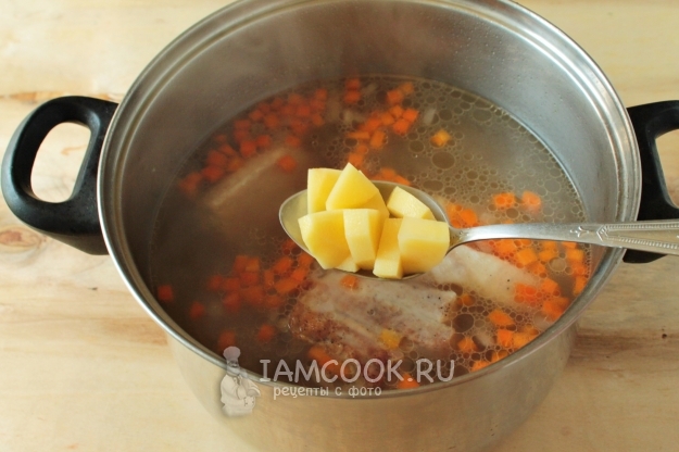 Положить картофель