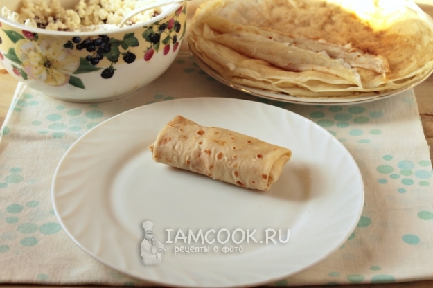 Скрутить блин в рулет