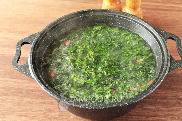 Положить крапиву в суп