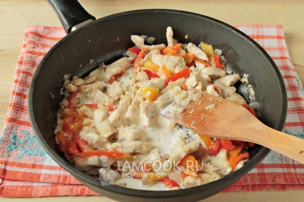 Влить сливки