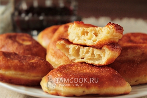 Фото пышных оладий на кефире на скорую руку