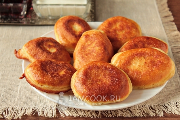 Рецепт пышных оладий на кефире на скорую руку