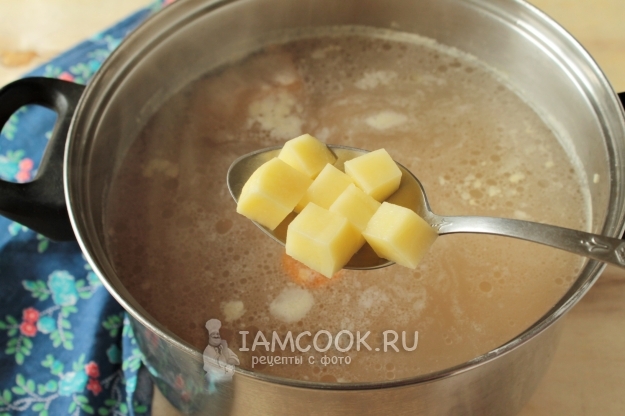 Положить картофель