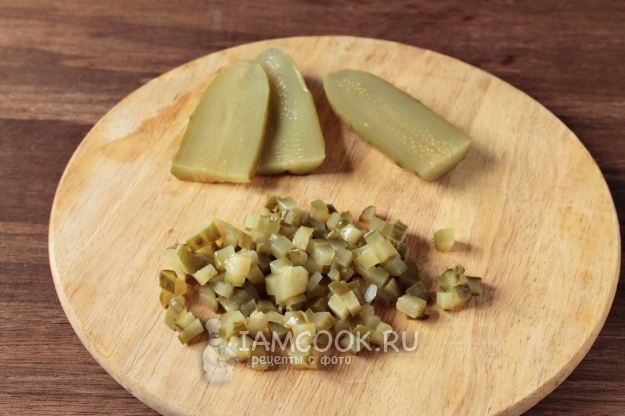 Порезать огурцы