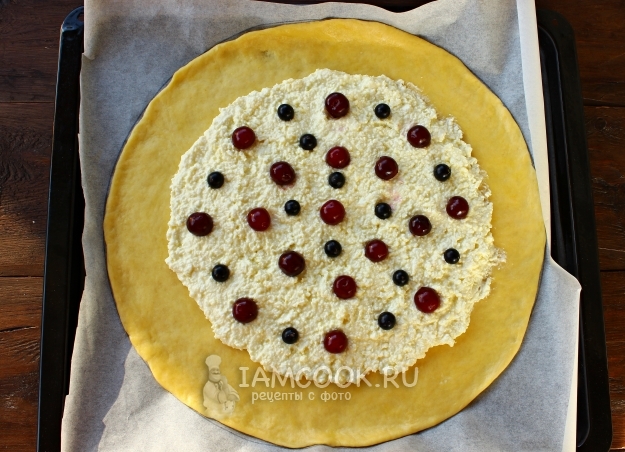 Положить ягоды