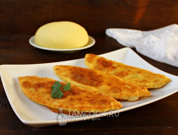 Фото теста для чебуреков на кефире