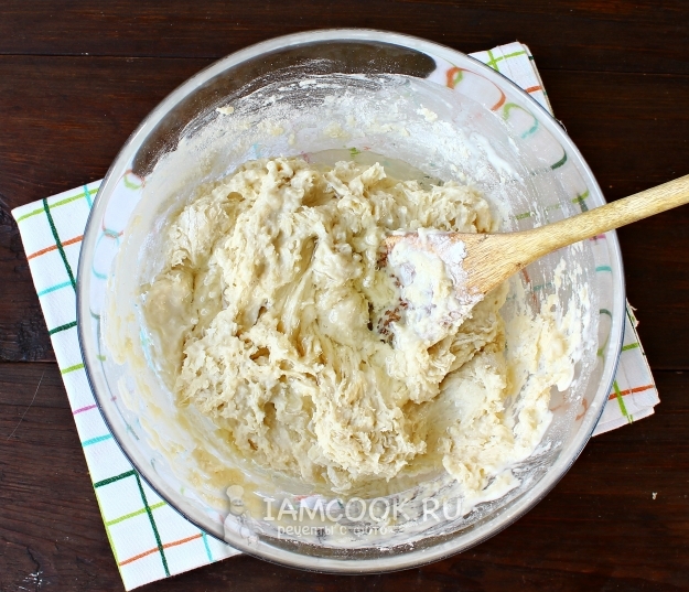 Влить масло