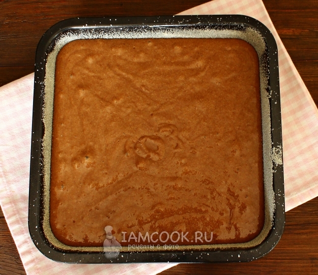 Перелить тесто в форму