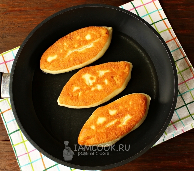 Пожарить пирожки на сковороде