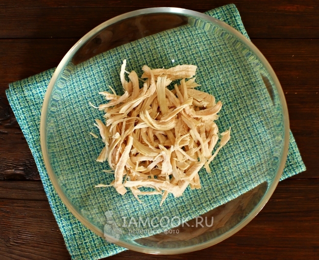 Разобрать куриное филе на волокна