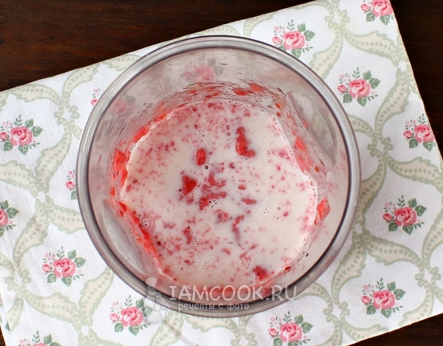 Влить молоко